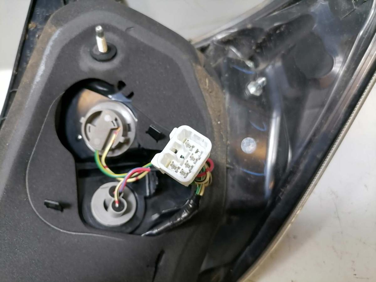 Toyota Yaris XP13 original Rücklicht Rückleuchte links teil LED BJ14
